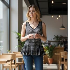 White House Black Market V-Neck Geo Knit Peplum Sweater Tank Top Size XS